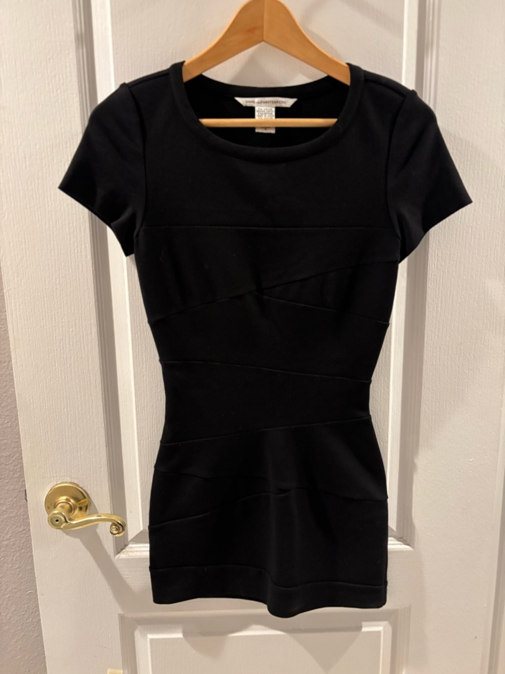 Diane Von Furstenberg Black Bandage Style Bodycon Micro Mini Dress LBD size 0